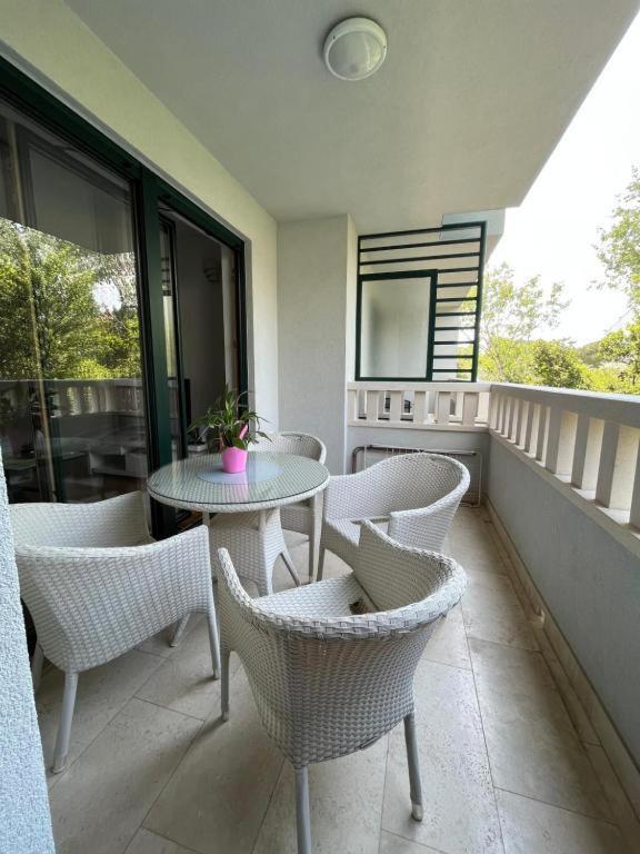 Ambasador Apartman Makarska