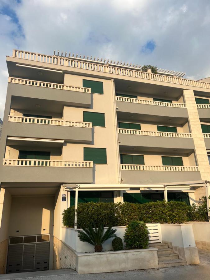 Ambasador Apartman Makarska